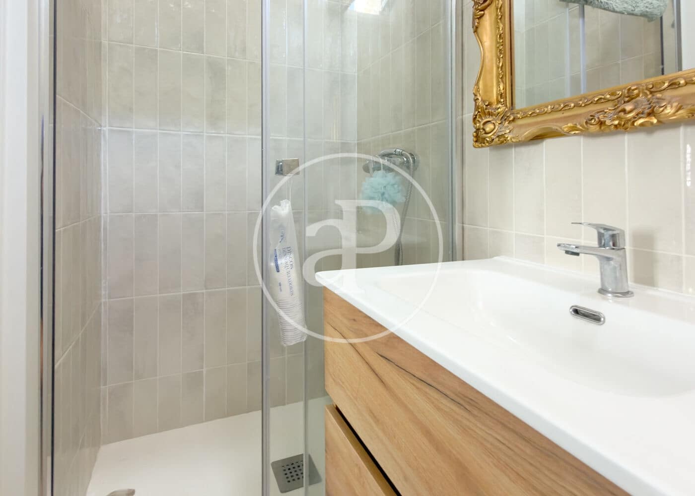 1 quarto Apartamento para arrendar em Madrid cidade - 1 200 € (Ref: 9892387)