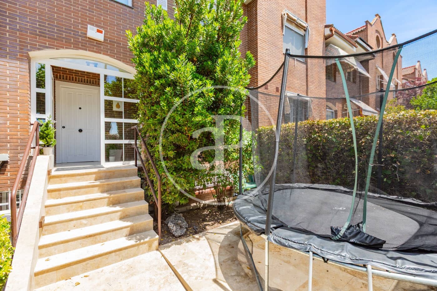 6 sypialnia Willa do wynajęcia w Las Rozas de Madrid z basenem garażem - 4 500 € (Ref: 9892390)