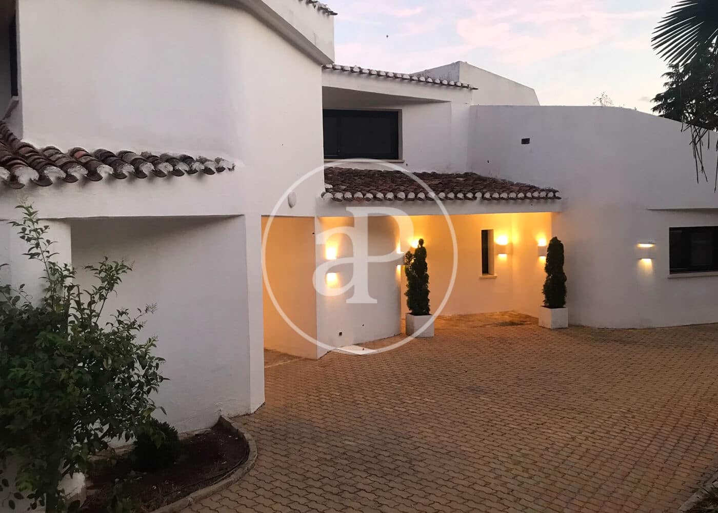 Chalet de 4 habitaciones en San Sebastián de los Reyes en venta con piscina - 1.995.000 € (Ref: 9892391)
