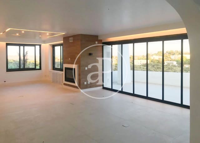 Chalet de 4 habitaciones en San Sebastián de los Reyes en venta con piscina - 1.995.000 € (Ref: 9892391)