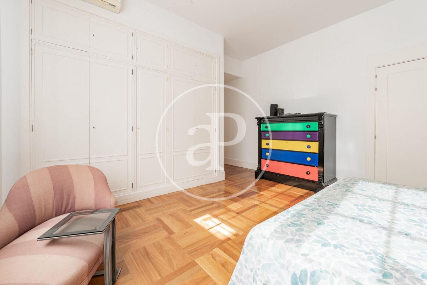 4 slaapkamer Appartement te huur in Madrid stad met garage - € 6.900 (Ref: 9892393)