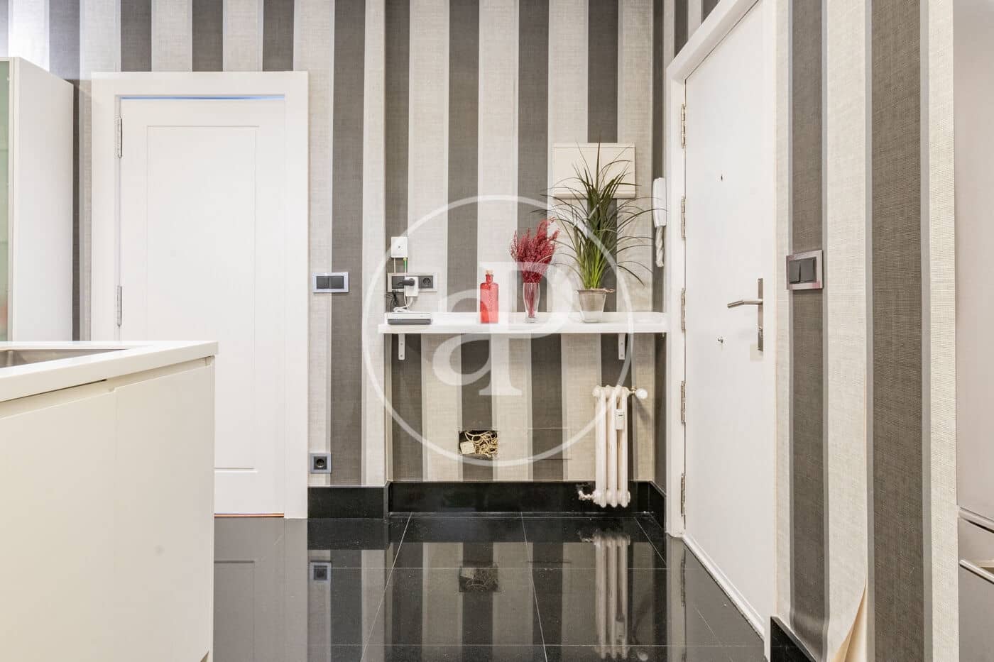 4 slaapkamer Appartement te huur in Madrid stad met garage - € 6.900 (Ref: 9892393)