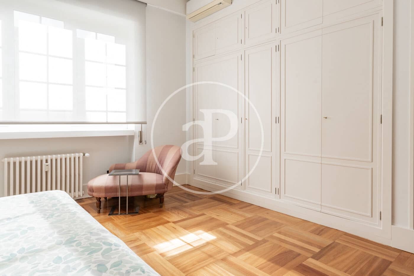 4 slaapkamer Appartement te huur in Madrid stad met garage - € 6.900 (Ref: 9892393)