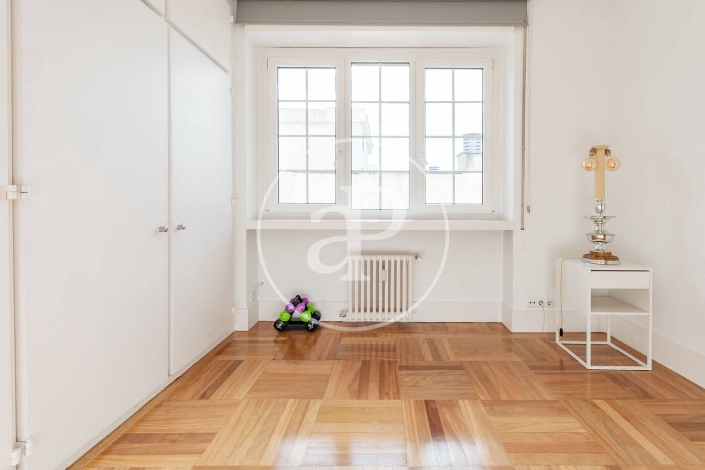 4 slaapkamer Appartement te huur in Madrid stad met garage - € 6.900 (Ref: 9892393)