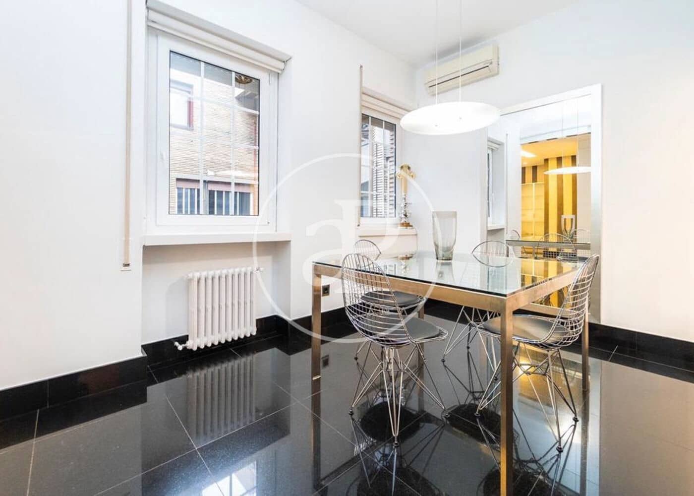 4 bedroom Apartment for rent in Madrid city with garage - € 6,900 (Ref: 9892393)
