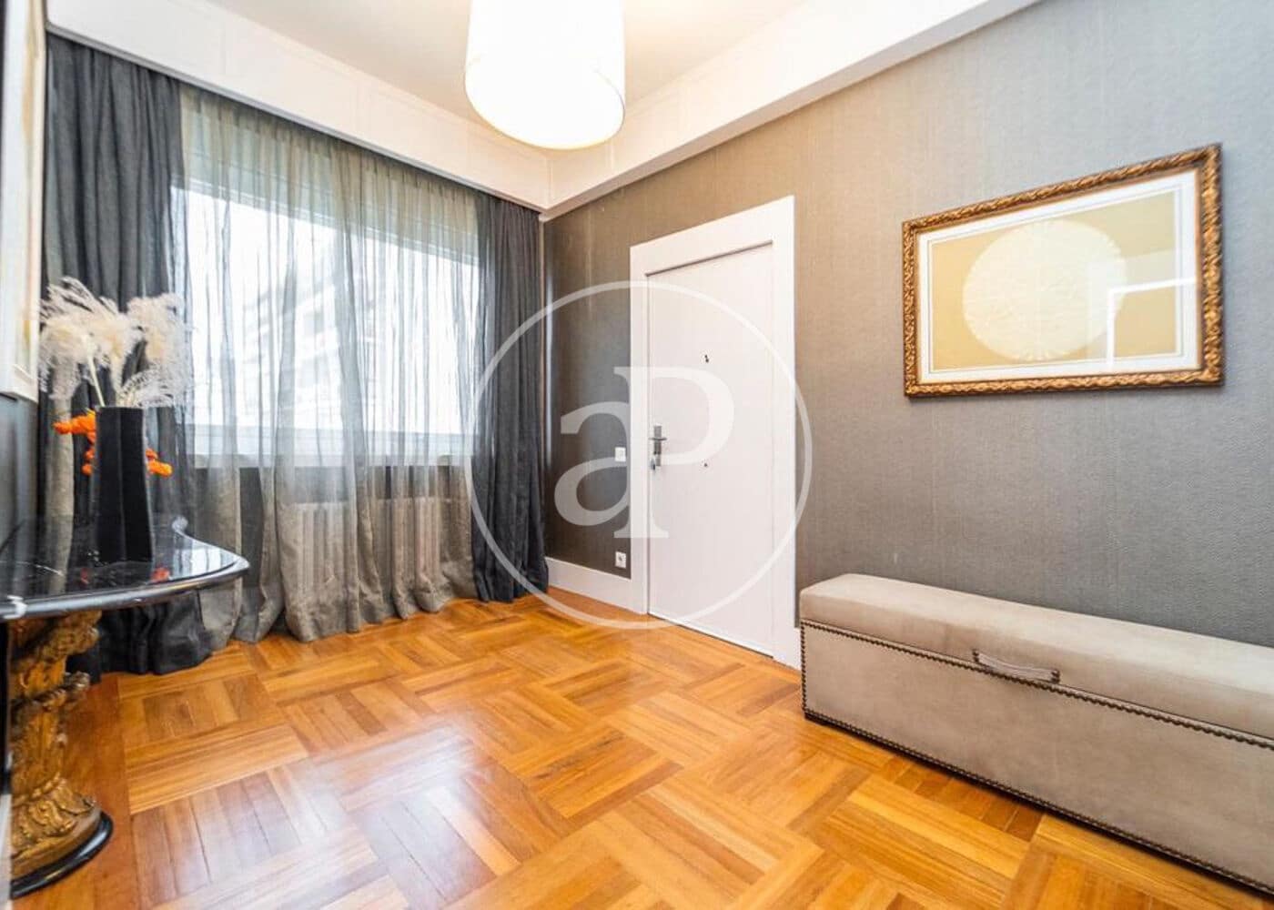 4 bedroom Apartment for rent in Madrid city with garage - € 6,900 (Ref: 9892393)