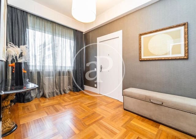 4 makuuhuone Huoneisto vuokrattavana paikassa Almagro, Madrid kaupunki mukana 
autotalli - 6 900 € (Ref: 9892393)