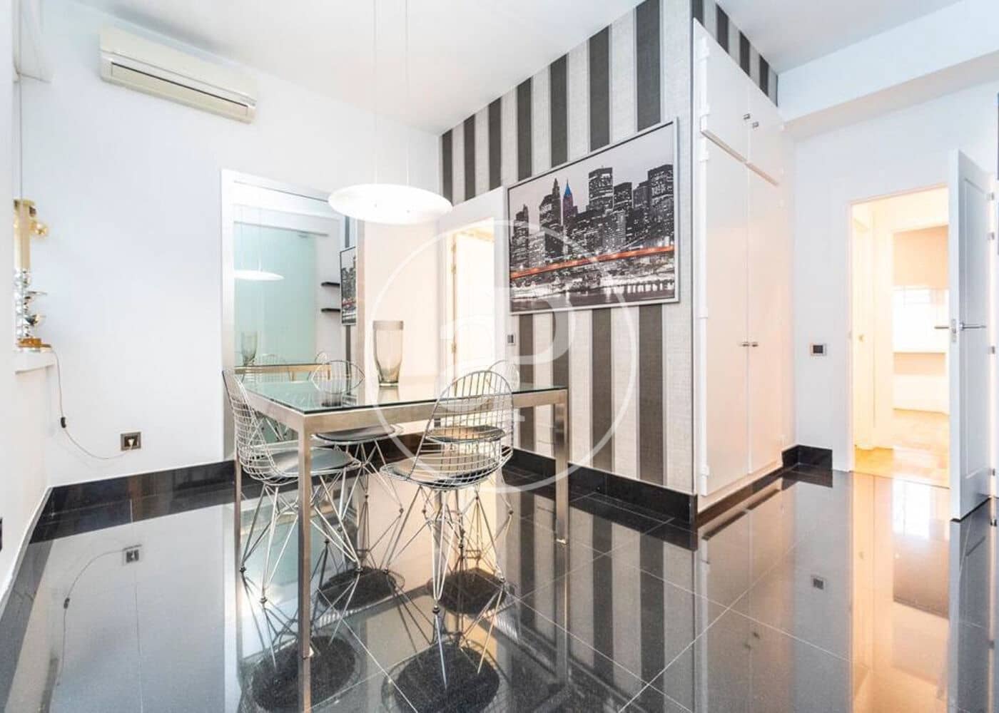 4 bedroom Apartment for rent in Madrid city with garage - € 6,900 (Ref: 9892393)