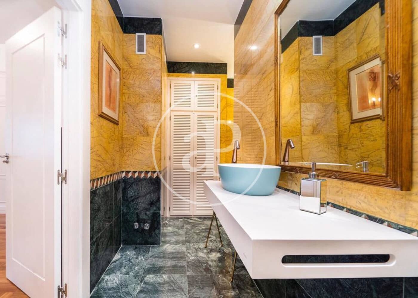 4 bedroom Apartment for rent in Madrid city with garage - € 6,900 (Ref: 9892393)