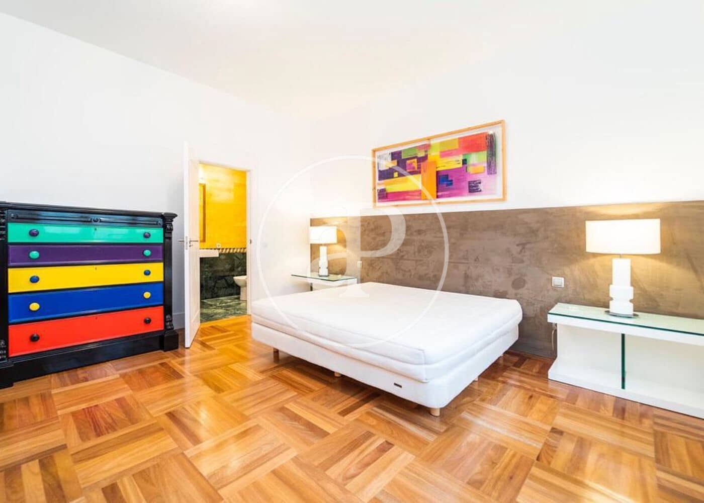 4 bedroom Apartment for rent in Madrid city with garage - € 6,900 (Ref: 9892393)