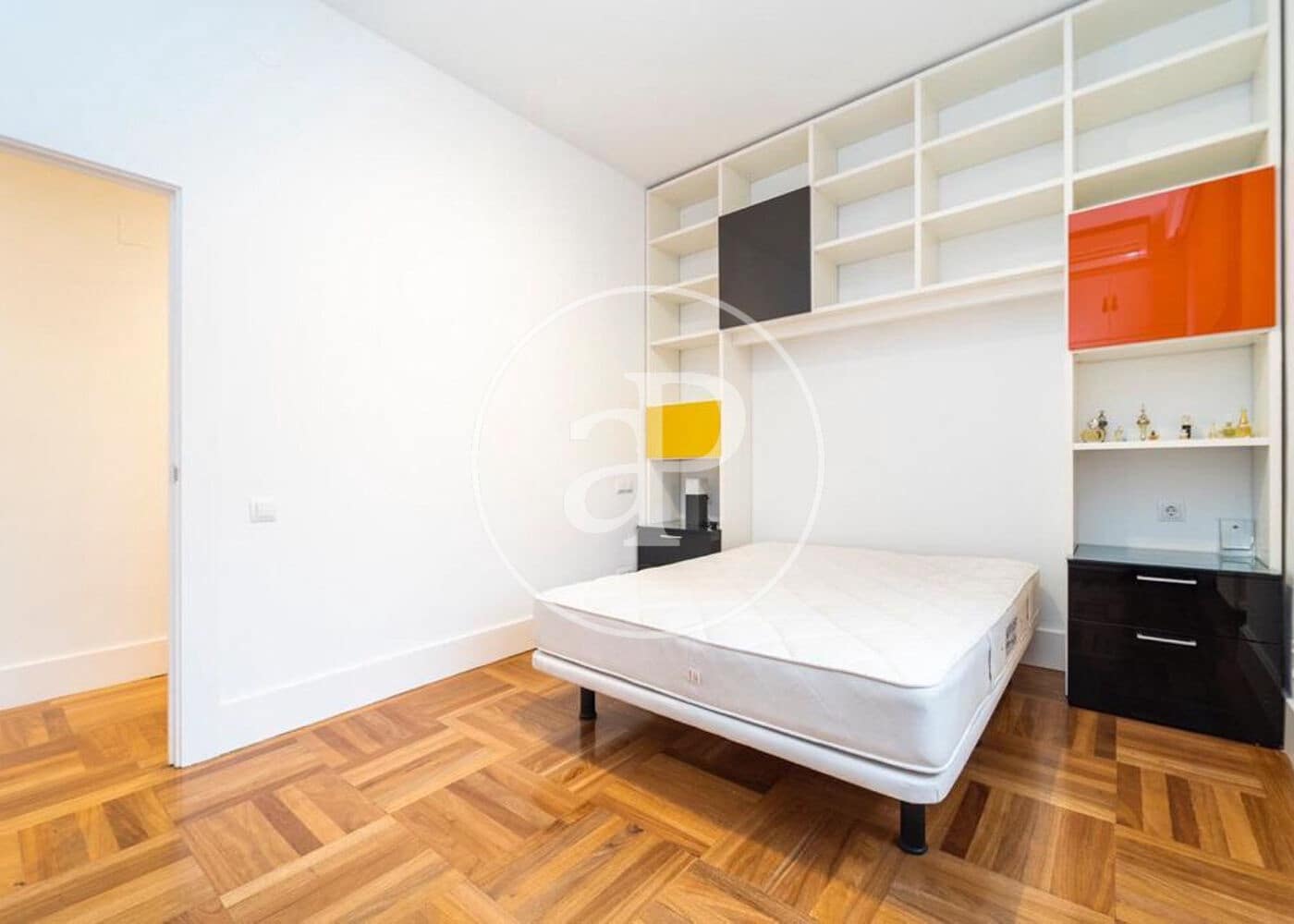 4 bedroom Apartment for rent in Madrid city with garage - € 6,900 (Ref: 9892393)