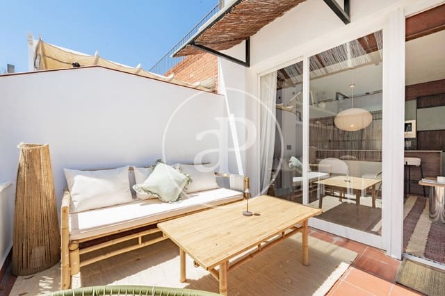 2 bedroom Penthouse for sale in Universidad, Madrid city - € 870,000 (Ref: 9894462)