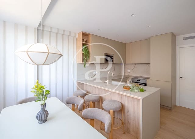 4 sovrum Lägenhet till salu i Ciudad Jardín, Madrid stad - 1 190 000 € (Ref: 9894463)