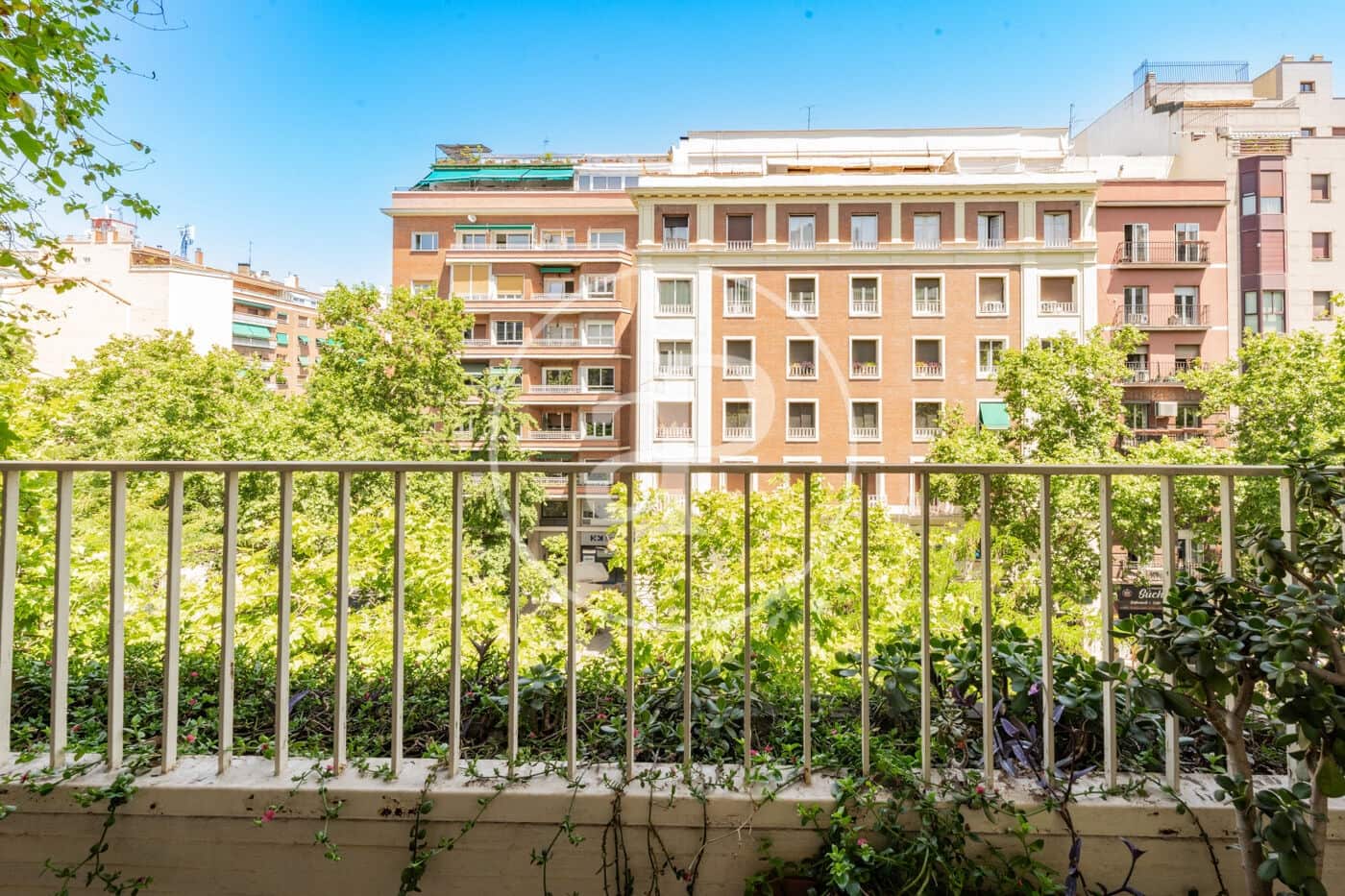 4 bedroom Apartment for sale in Madrid city - € 1,875,000 (Ref: 9894465)