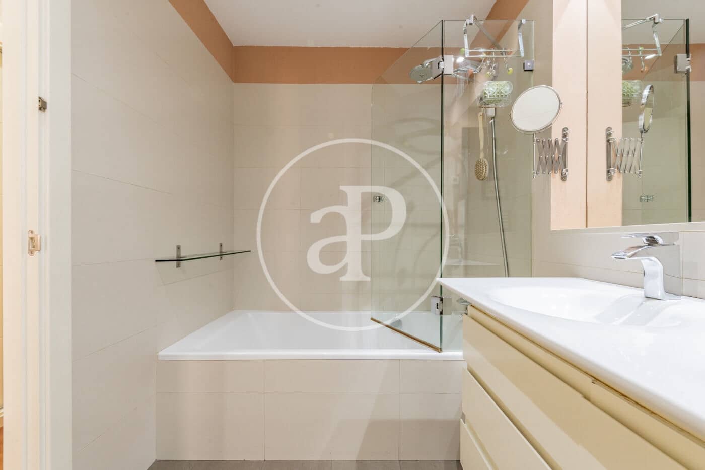 4 bedroom Apartment for sale in Madrid city - € 1,875,000 (Ref: 9894465)