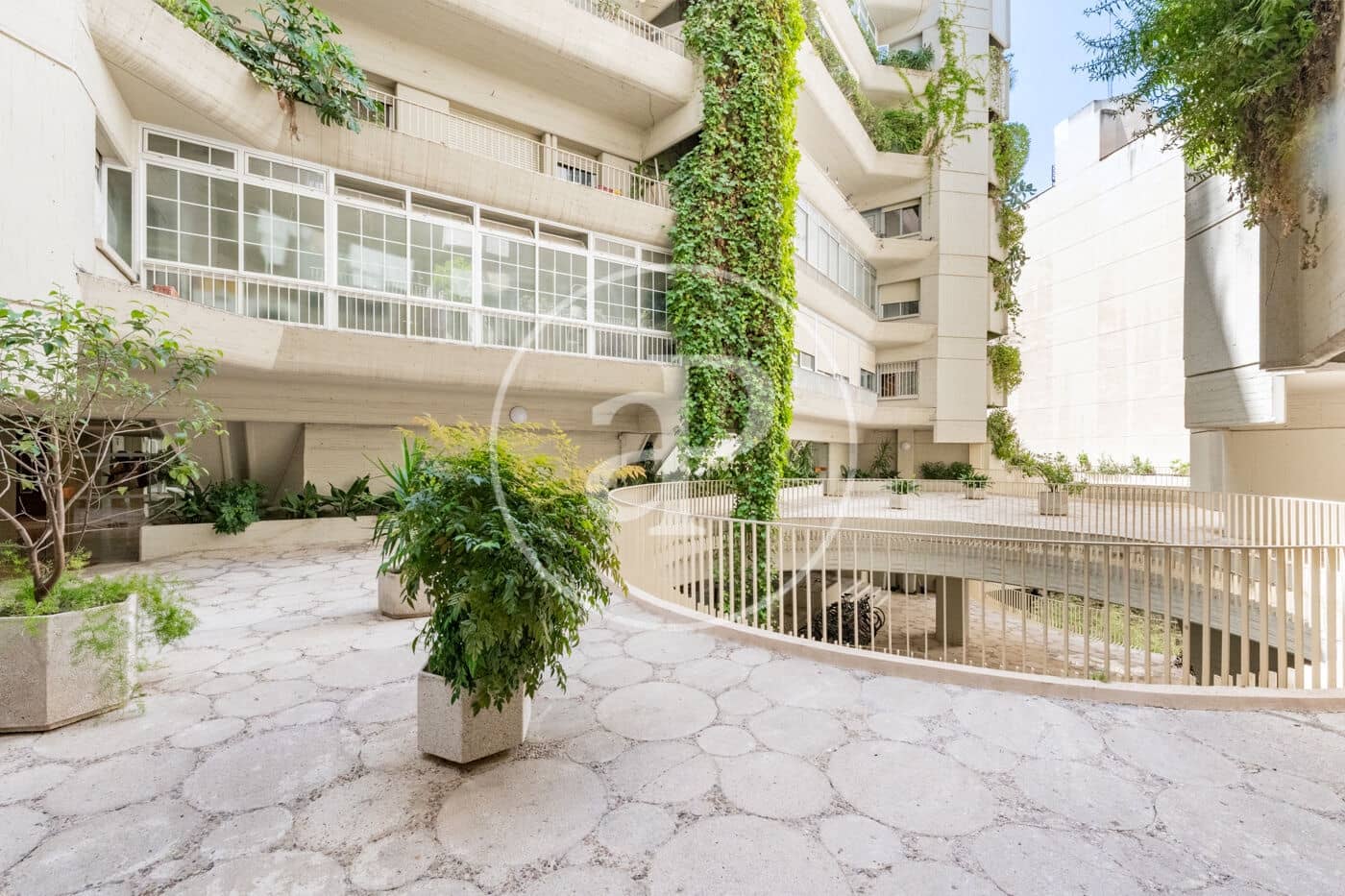 4 bedroom Apartment for sale in Madrid city - € 1,875,000 (Ref: 9894465)