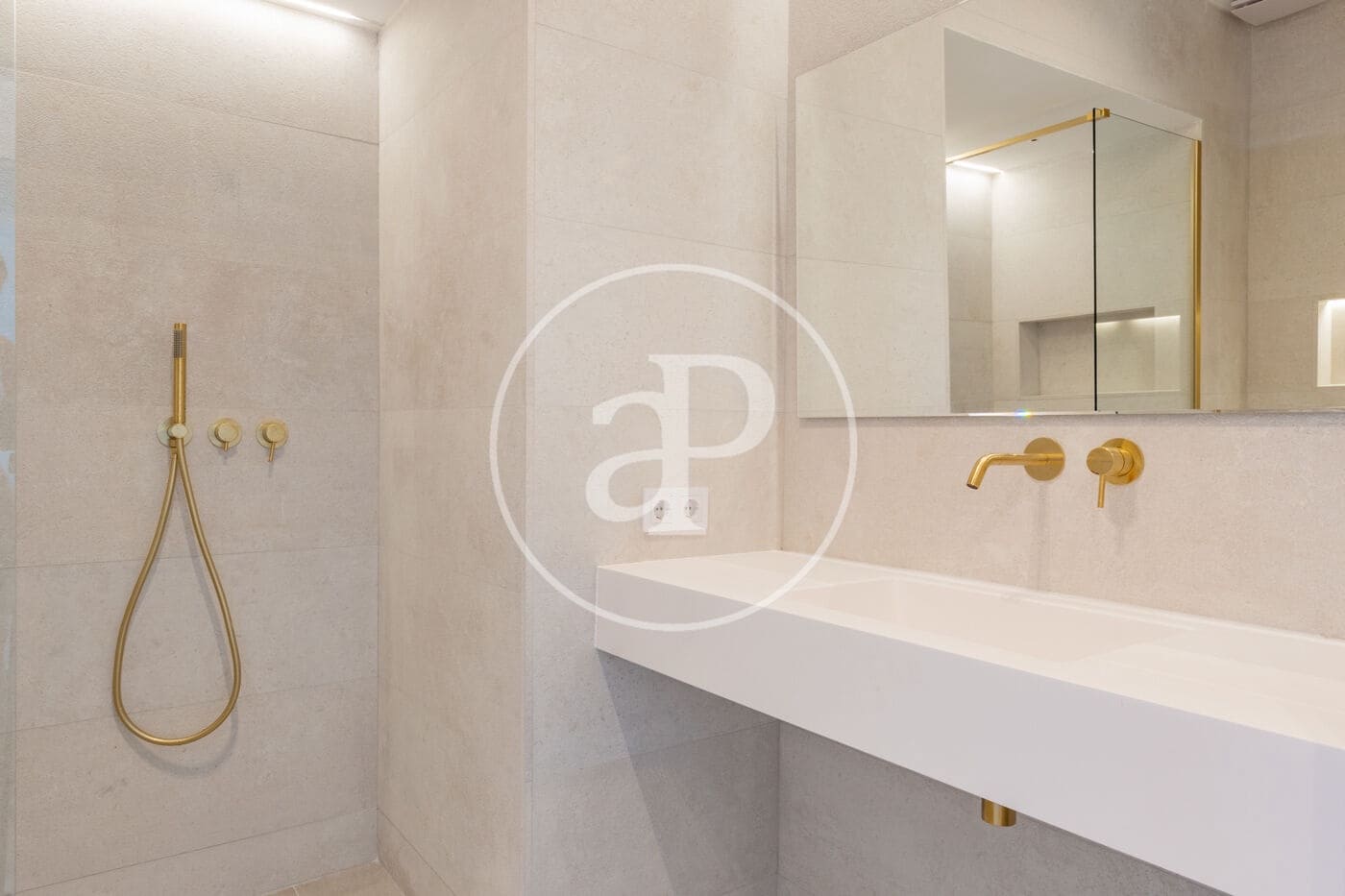 Apartamento de 2 habitaciones en Madrid ciudad en venta - 1.790.000 € (Ref: 9894467)