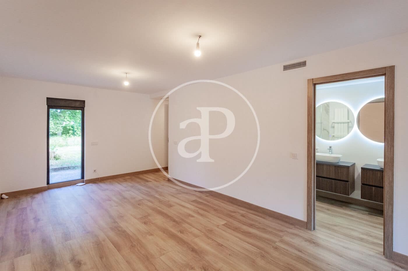 4 bedroom Villa for sale in Villanueva de la Canada - € 1,495,000 (Ref: 9896837)