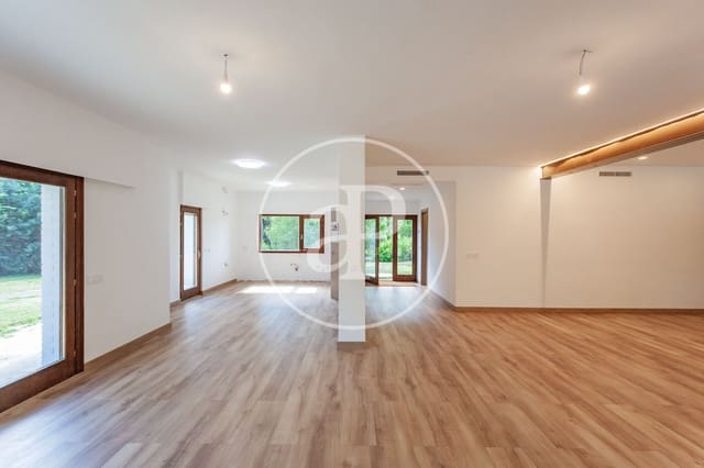 4 bedroom Villa for sale in Villanueva de la Cañada - € 1,495,000 (Ref: 9896837)