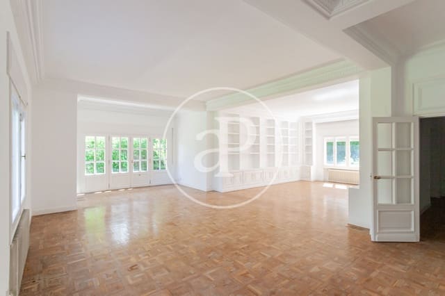 5 bedroom Villa for sale in Villanueva de la Cañada - € 1,680,000 (Ref: 9896838)