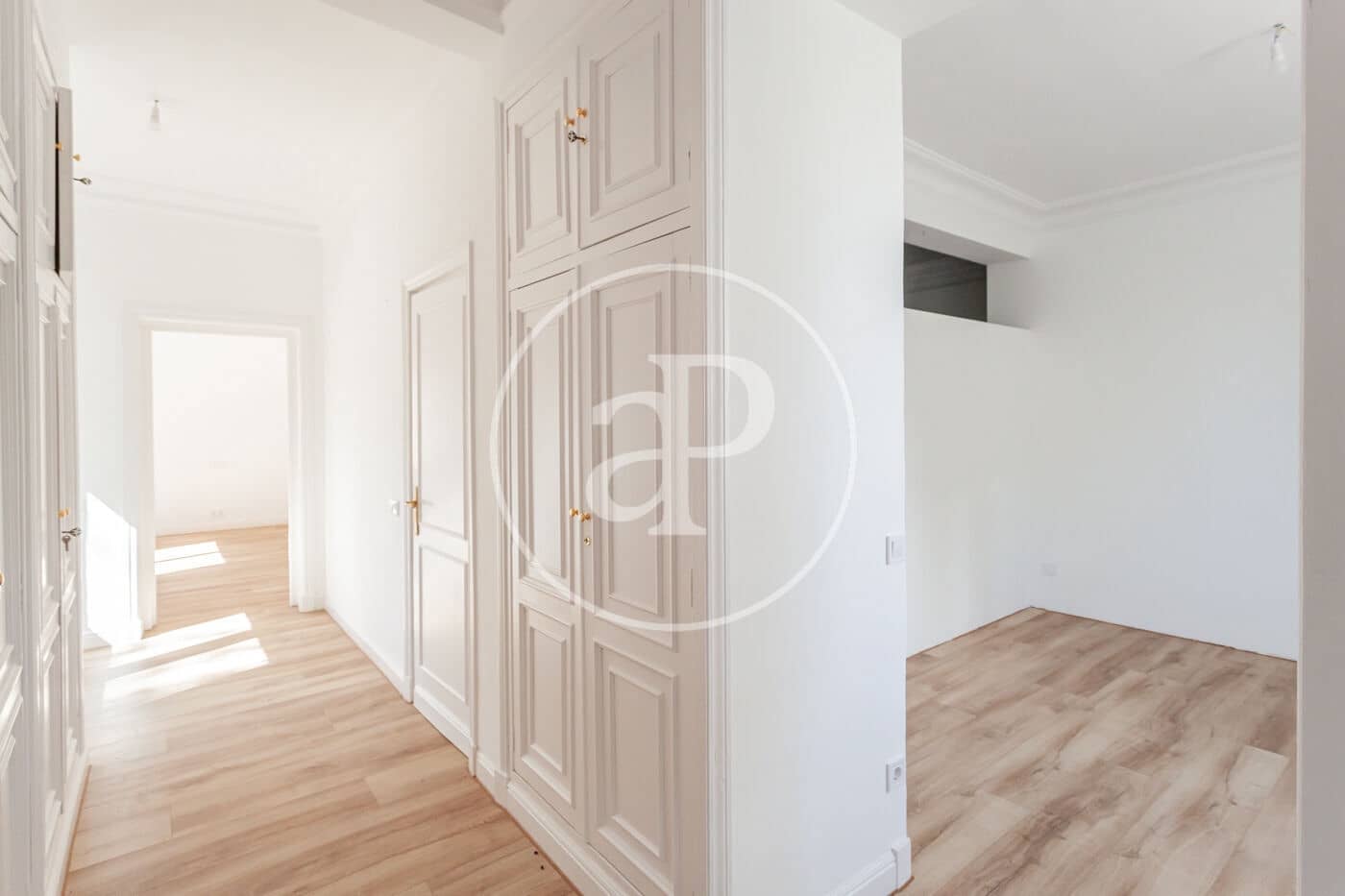 5 bedroom Villa for sale in Villanueva de la Canada - € 1,680,000 (Ref: 9896838)