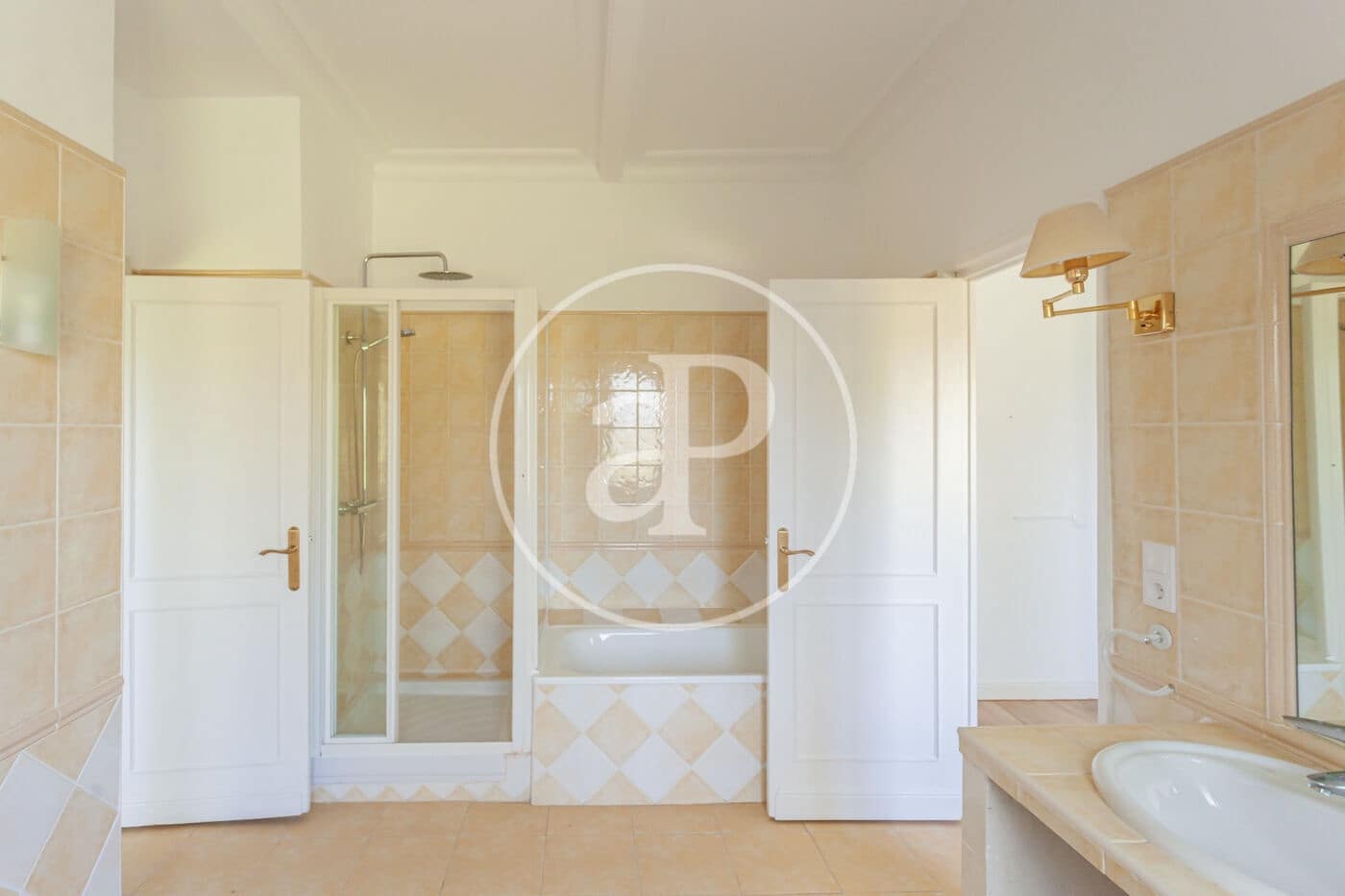 5 bedroom Villa for sale in Villanueva de la Canada - € 1,680,000 (Ref: 9896838)