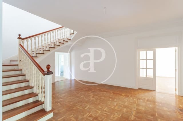 5 bedroom Villa for sale in Villanueva de la Cañada - € 1,680,000 (Ref: 9896838)