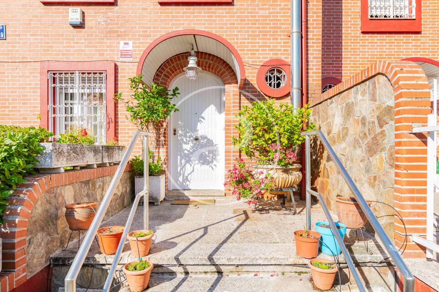 Chalet de 6 habitaciones en Madrid ciudad en venta - 1.300.000 € (Ref: 9896839)