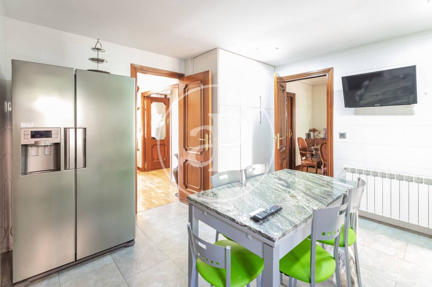 Chalet de 6 habitaciones en Madrid ciudad en venta - 1.300.000 € (Ref: 9896839)