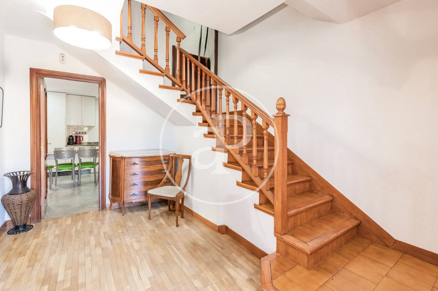 Chalet de 6 habitaciones en Madrid ciudad en venta - 1.300.000 € (Ref: 9896839)