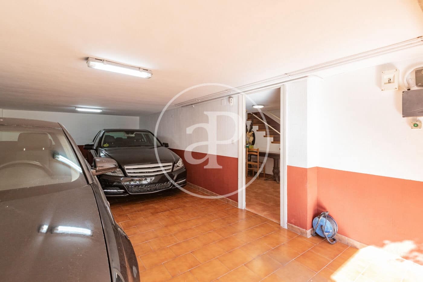 Chalet de 6 habitaciones en Madrid ciudad en venta - 1.300.000 € (Ref: 9896839)