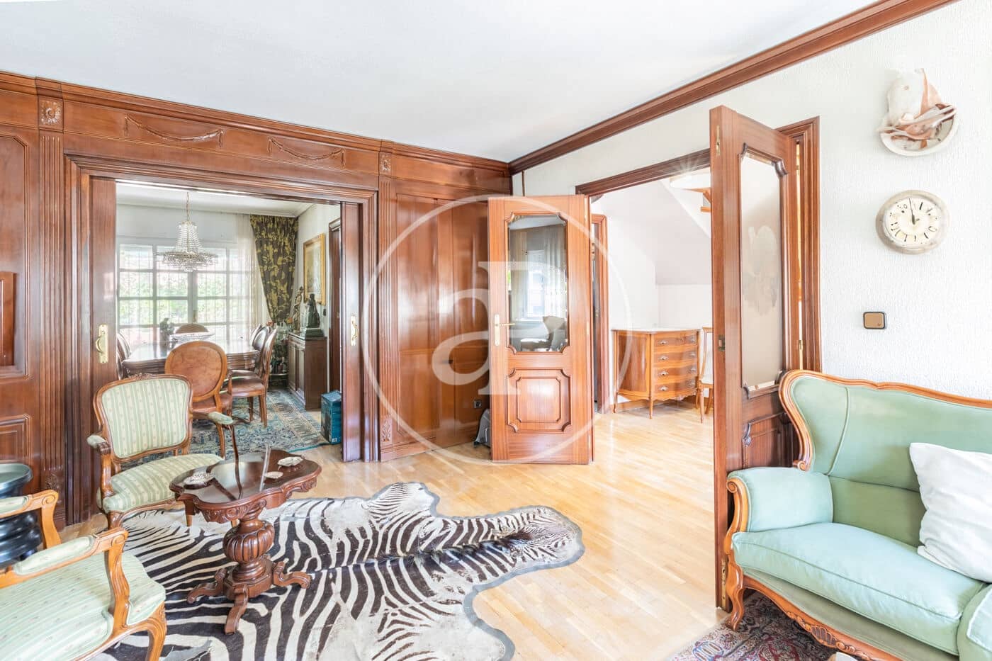 Chalet de 6 habitaciones en Madrid ciudad en venta - 1.300.000 € (Ref: 9896839)