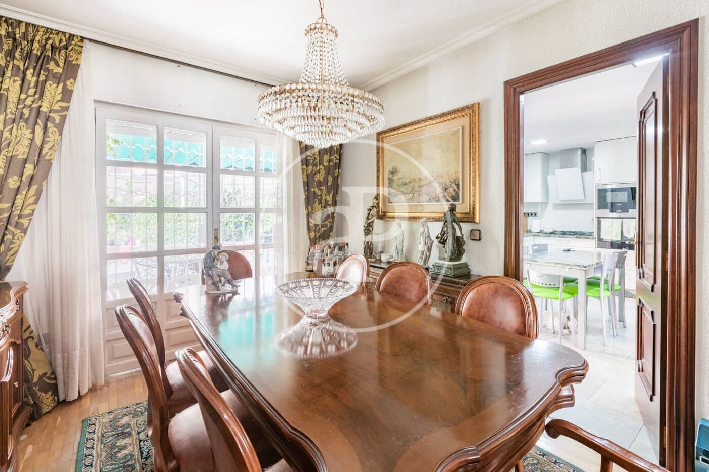 Chalet de 6 habitaciones en Madrid ciudad en venta - 1.300.000 € (Ref: 9896839)