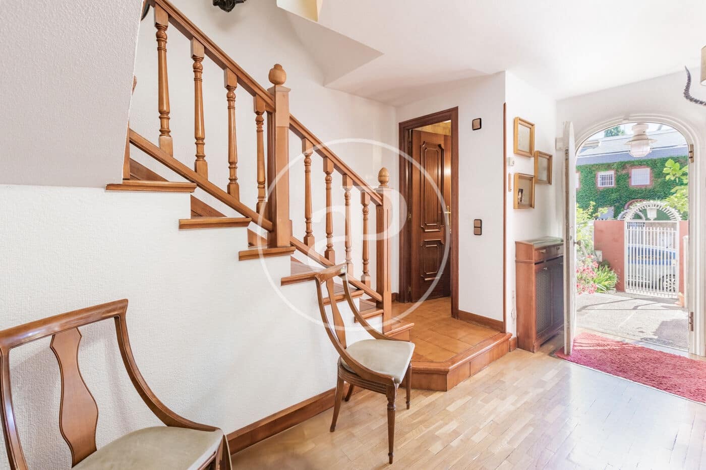 Chalet de 6 habitaciones en Madrid ciudad en venta - 1.300.000 € (Ref: 9896839)