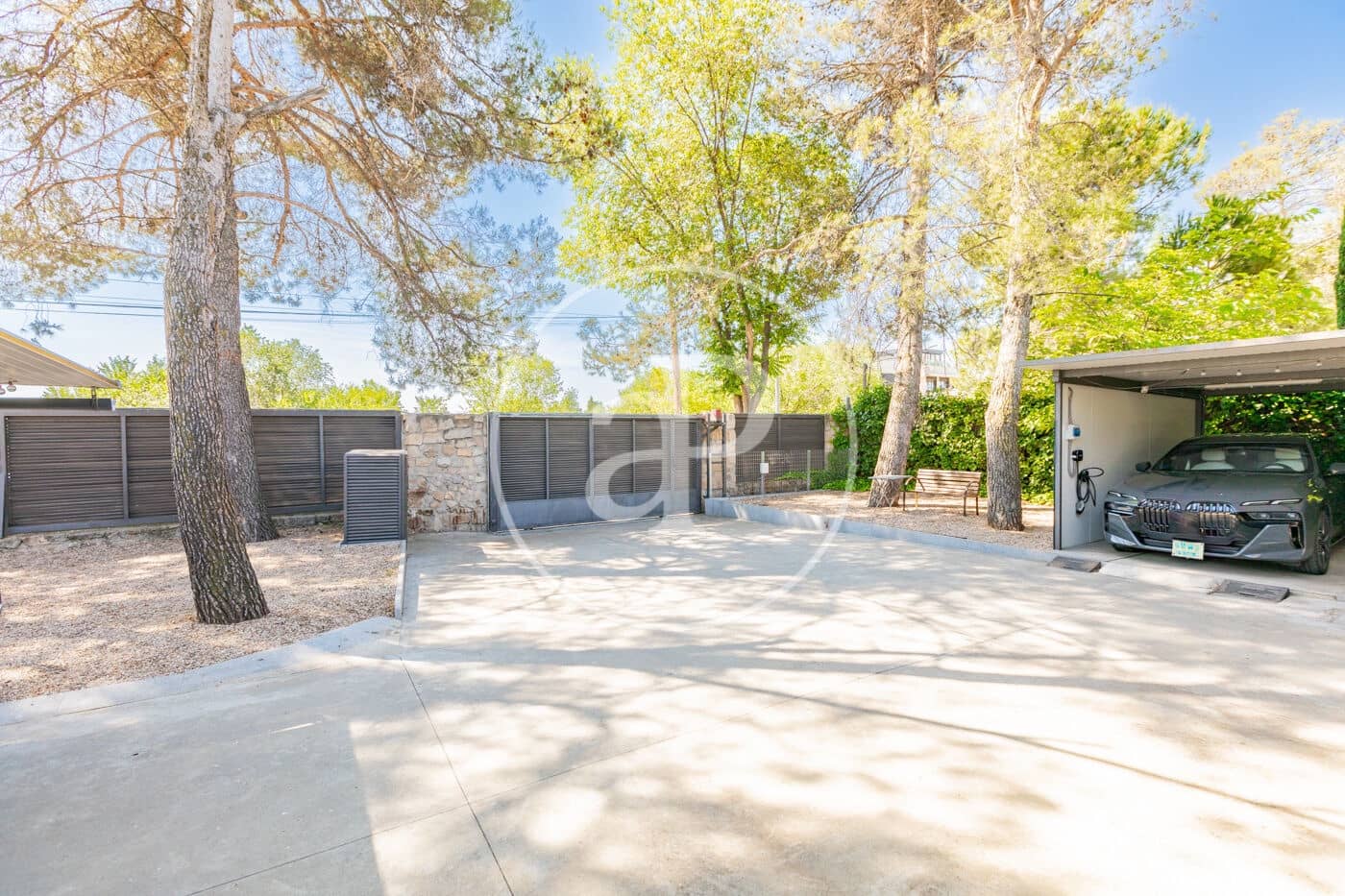 Chalet de 6 habitaciones en Madrid ciudad en venta con piscina - 5.490.000 € (Ref: 9896840)