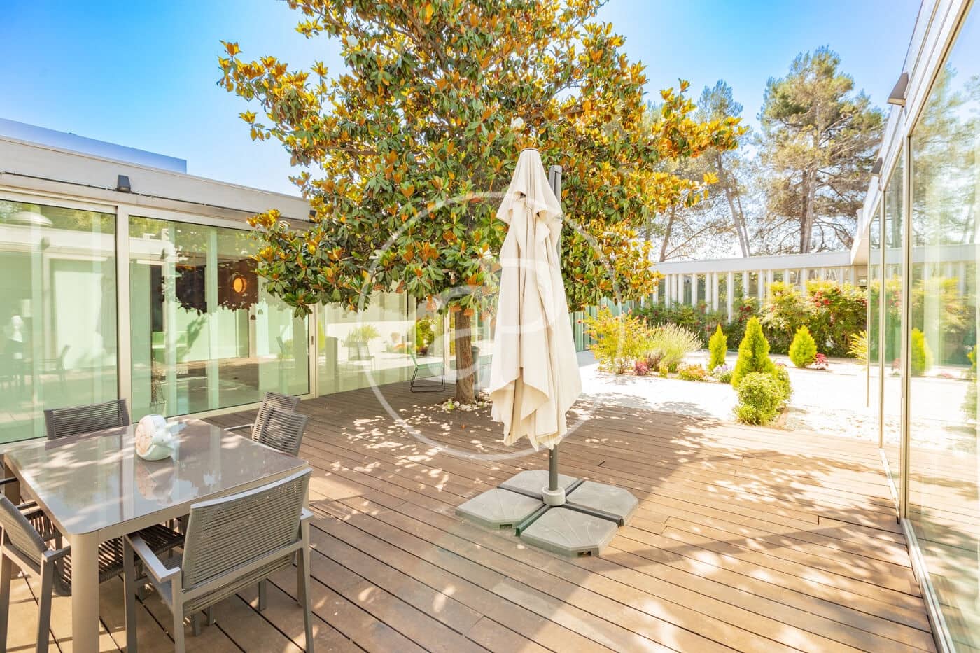 Chalet de 6 habitaciones en Madrid ciudad en venta con piscina - 5.490.000 € (Ref: 9896840)