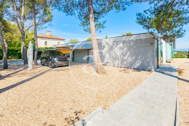 Chalet de 6 habitaciones en Aravaca, Madrid ciudad en venta con piscina - 5.490.000 € (Ref: 9896840)