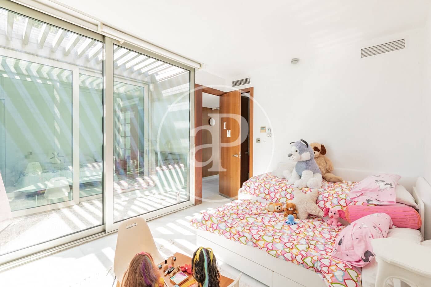 Chalet de 6 habitaciones en Madrid ciudad en venta con piscina - 5.490.000 € (Ref: 9896840)