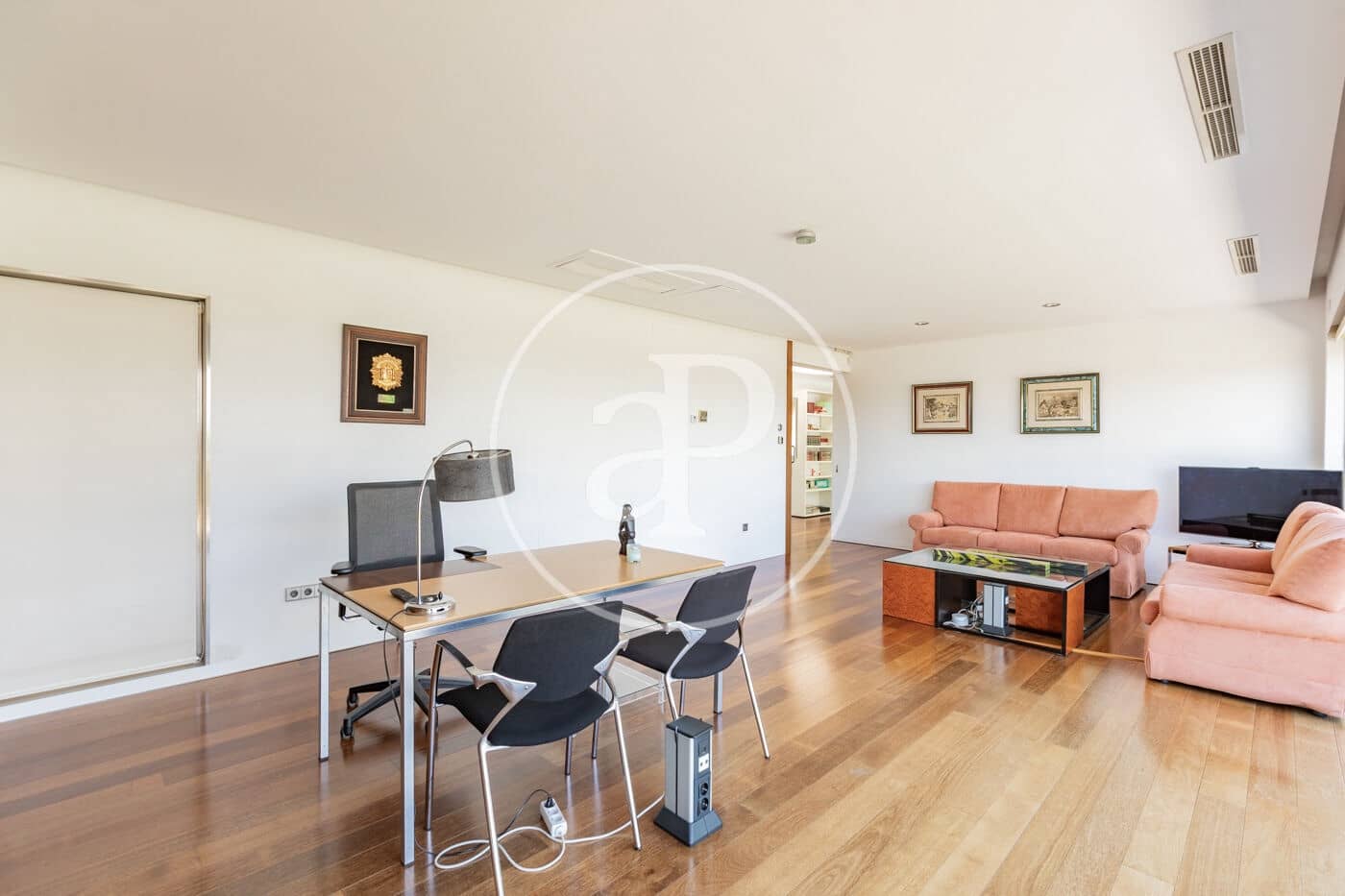 Chalet de 6 habitaciones en Madrid ciudad en venta con piscina - 5.490.000 € (Ref: 9896840)