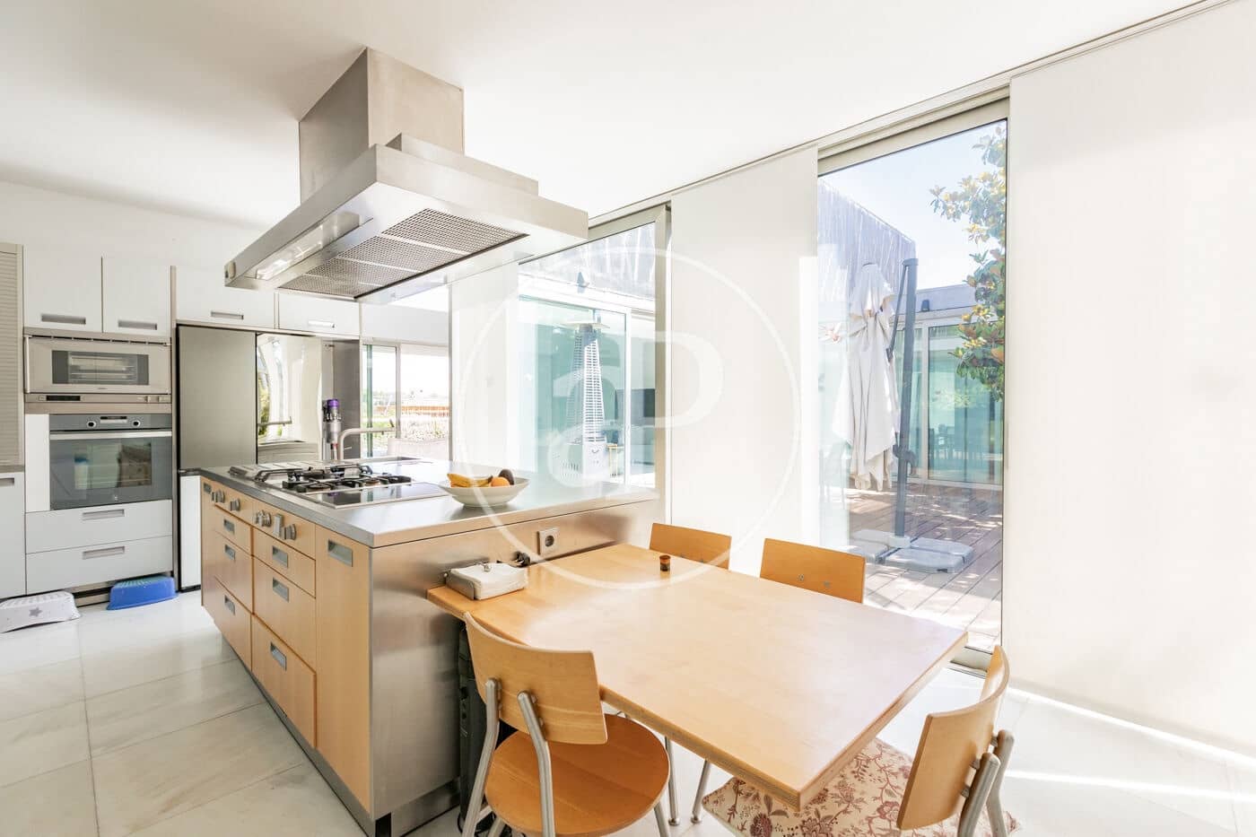 Chalet de 6 habitaciones en Madrid ciudad en venta con piscina - 5.490.000 € (Ref: 9896840)