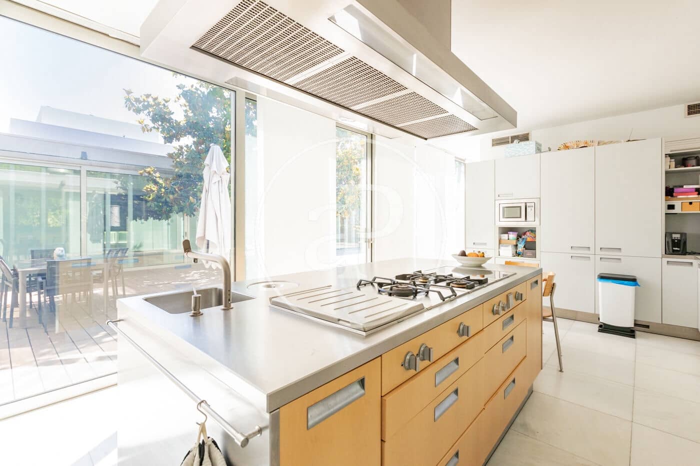 Chalet de 6 habitaciones en Madrid ciudad en venta con piscina - 5.490.000 € (Ref: 9896840)