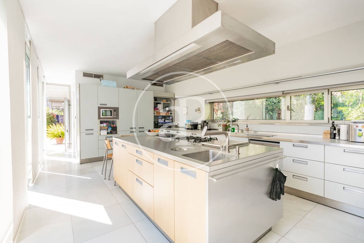 Chalet de 6 habitaciones en Madrid ciudad en venta con piscina - 5.490.000 € (Ref: 9896840)