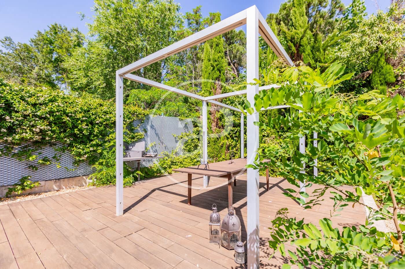 Chalet de 6 habitaciones en Madrid ciudad en venta con piscina - 5.490.000 € (Ref: 9896840)