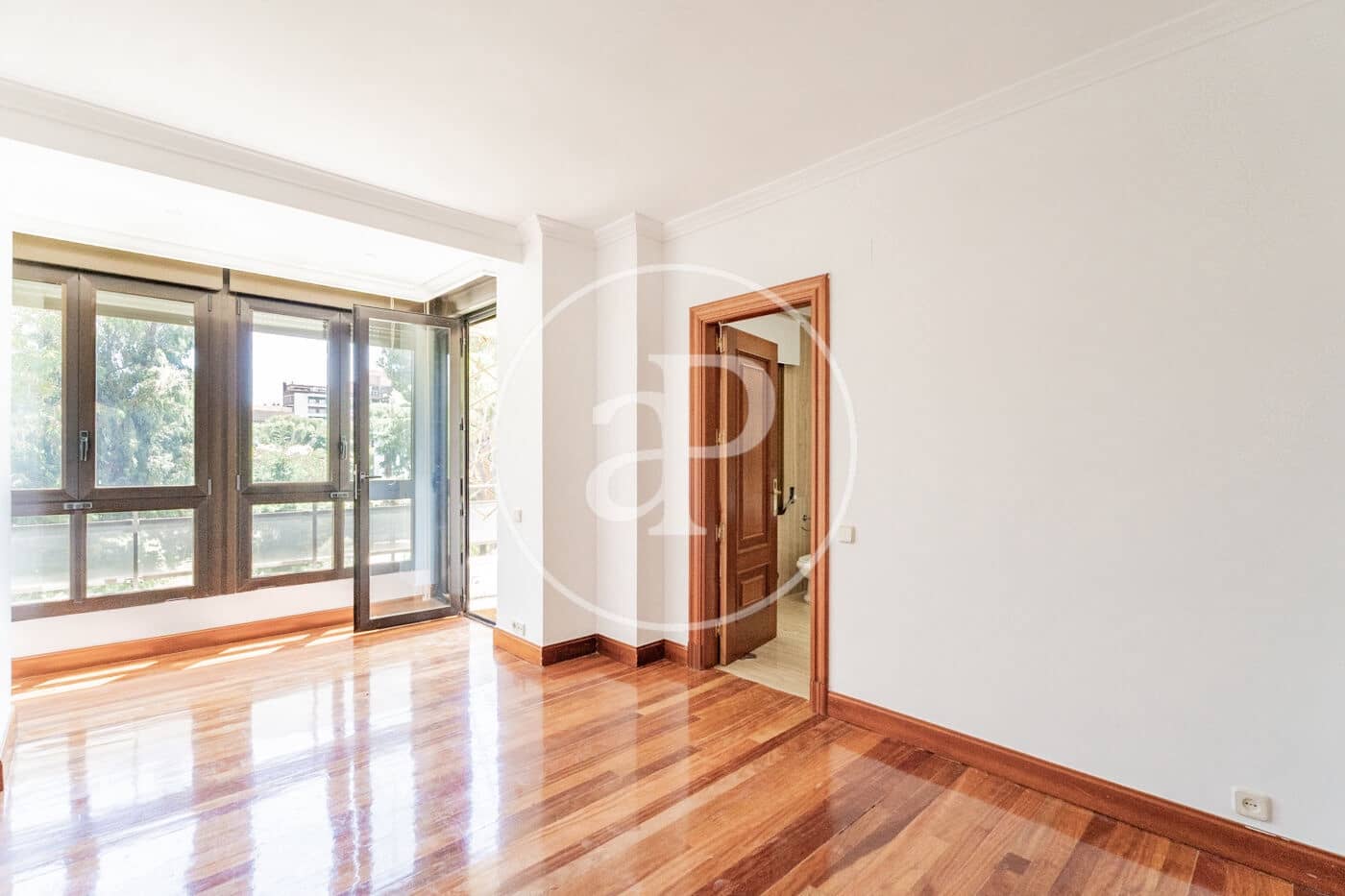4 quarto Apartamento para arrendar em Madrid cidade com piscina garagem - 6 000 € (Ref: 9899654)