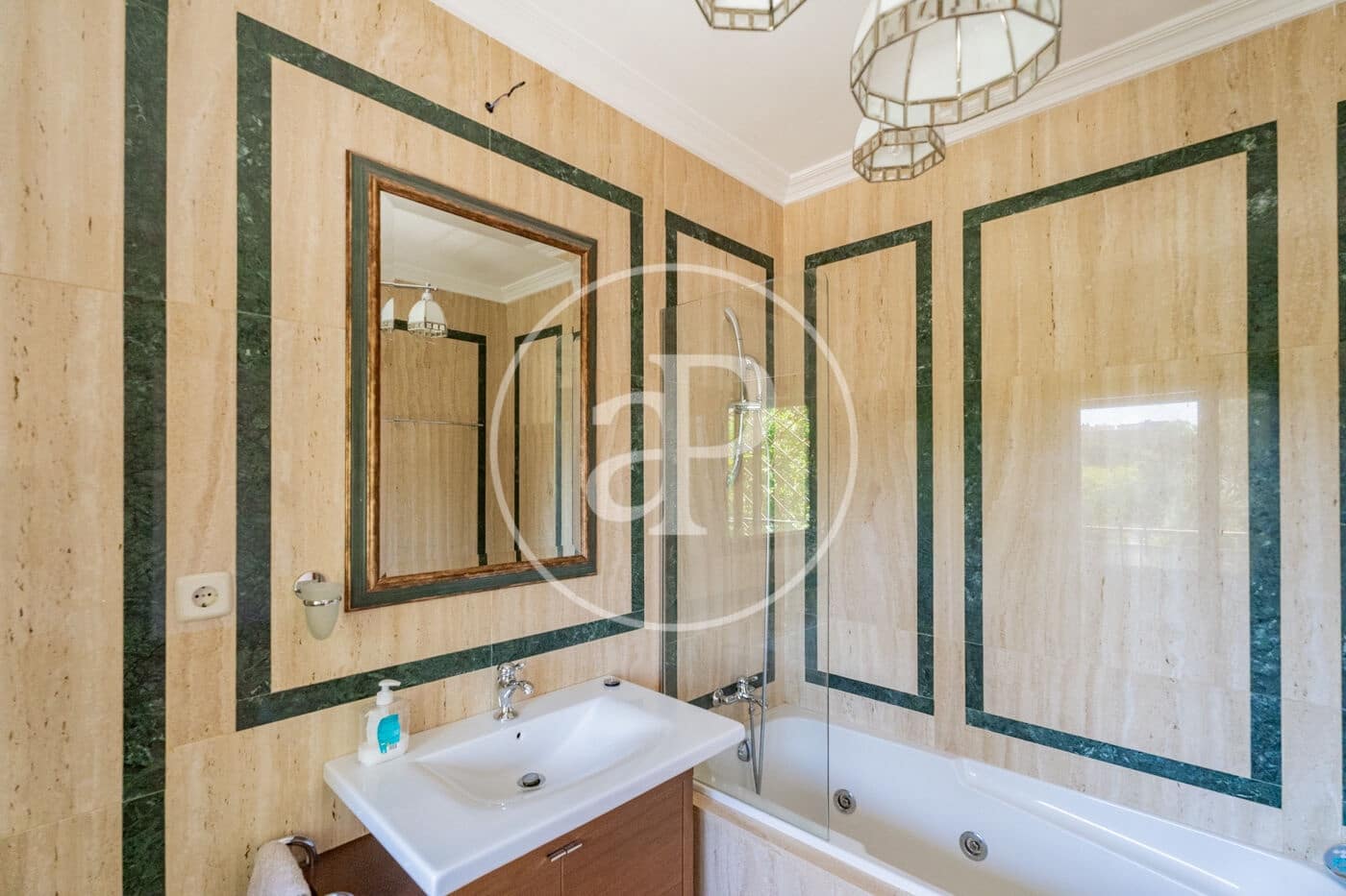 4 quarto Apartamento para arrendar em Madrid cidade com piscina garagem - 6 000 € (Ref: 9899654)