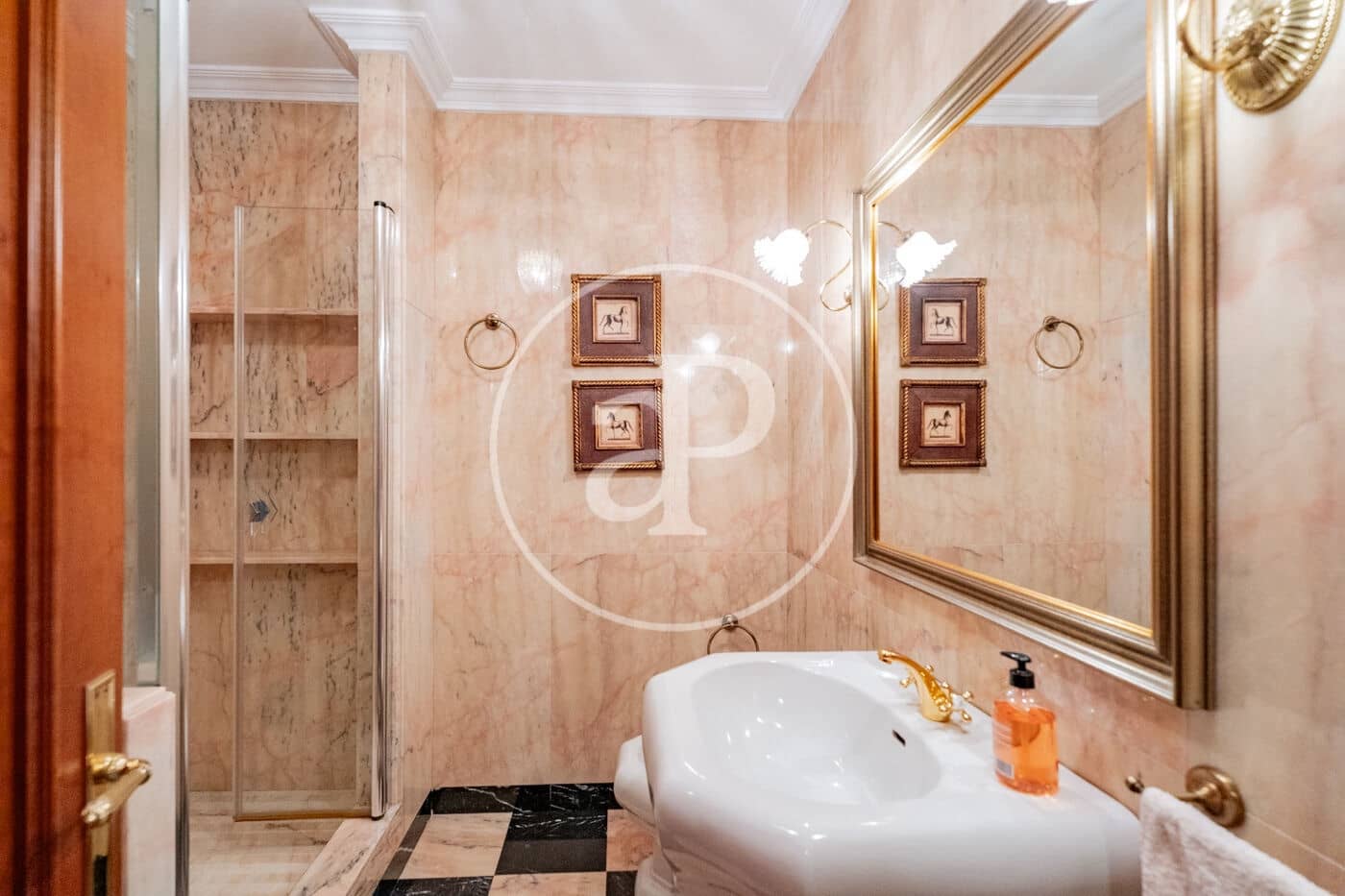 4 quarto Apartamento para arrendar em Madrid cidade com piscina garagem - 6 000 € (Ref: 9899654)