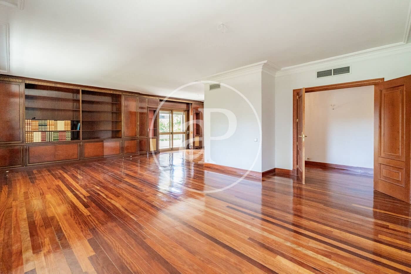 4 quarto Apartamento para arrendar em Madrid cidade com piscina garagem - 6 000 € (Ref: 9899654)