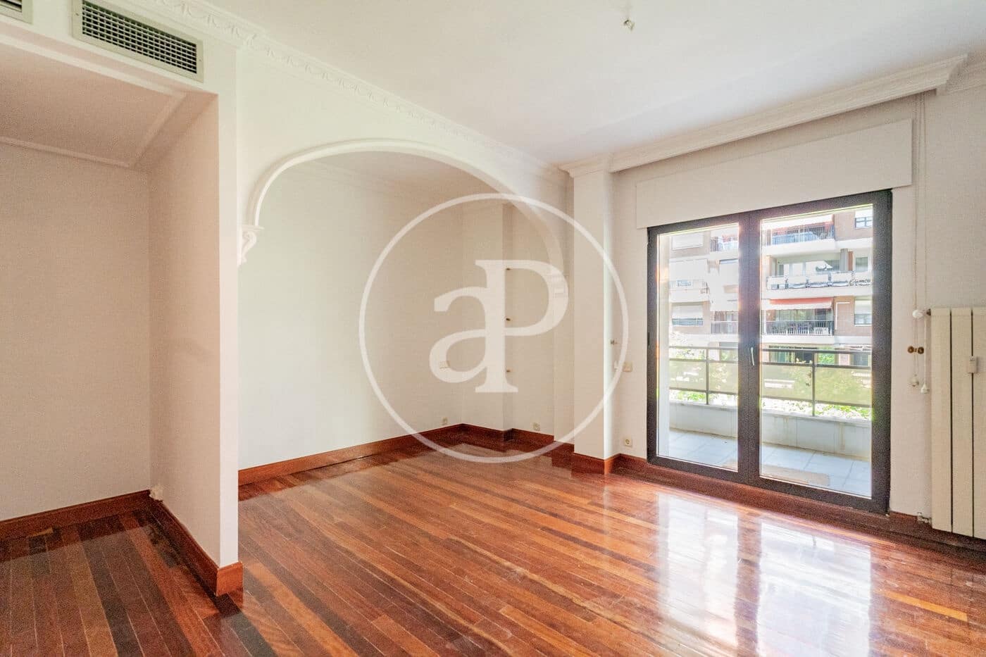 4 quarto Apartamento para arrendar em Madrid cidade com piscina garagem - 6 000 € (Ref: 9899654)