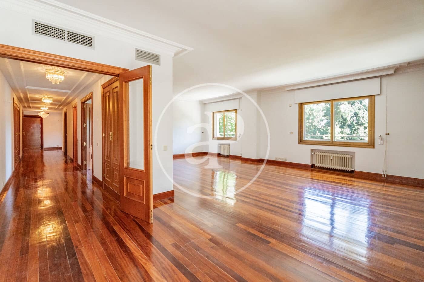 4 quarto Apartamento para arrendar em Madrid cidade com piscina garagem - 6 000 € (Ref: 9899654)