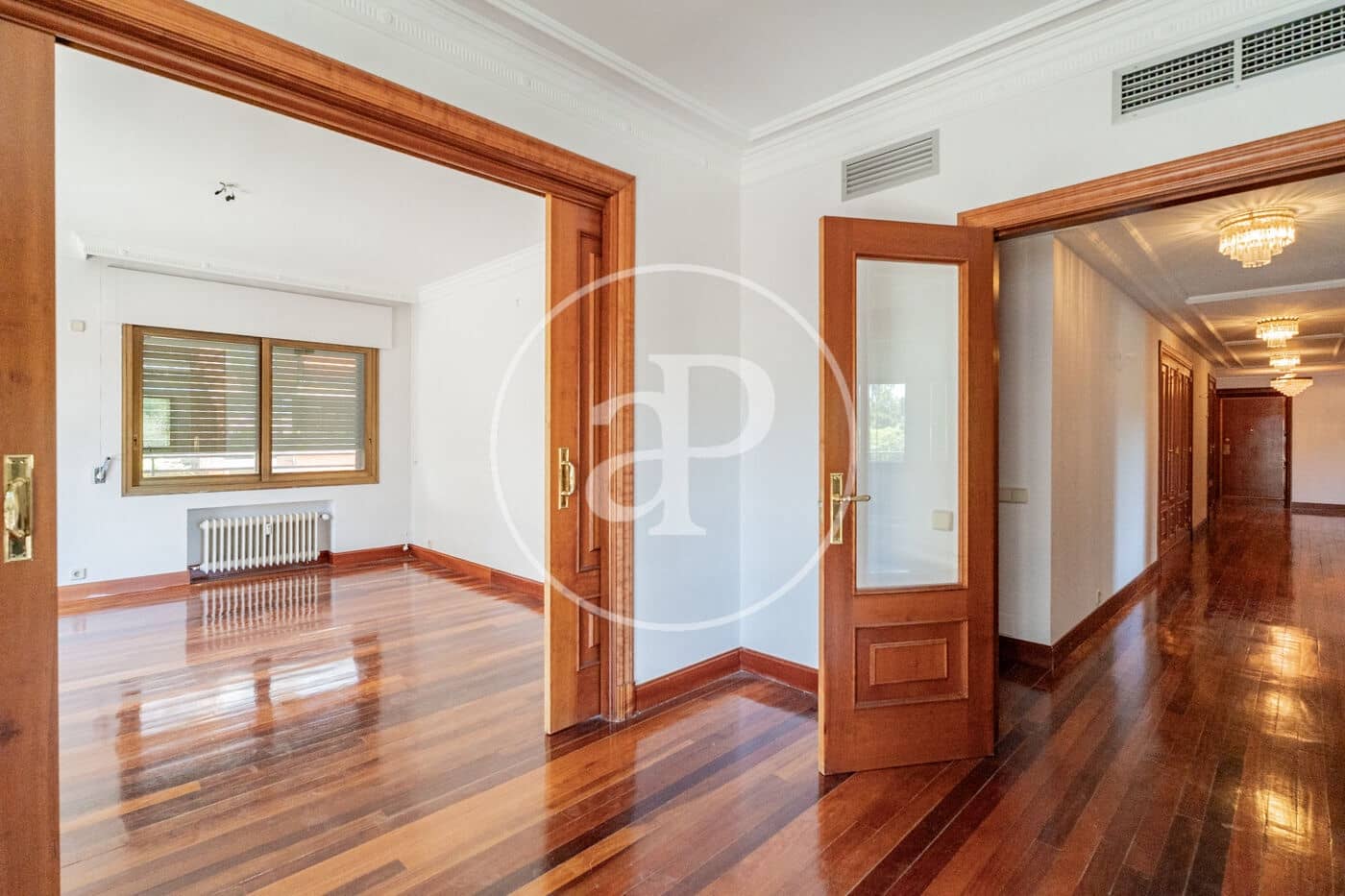 4 quarto Apartamento para arrendar em Madrid cidade com piscina garagem - 6 000 € (Ref: 9899654)